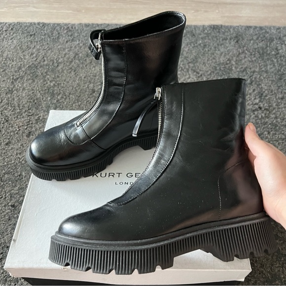 kurt geiger stint front zip boots new with small flaw - Picture 9 of 13